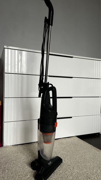 Пилосос вертикальний