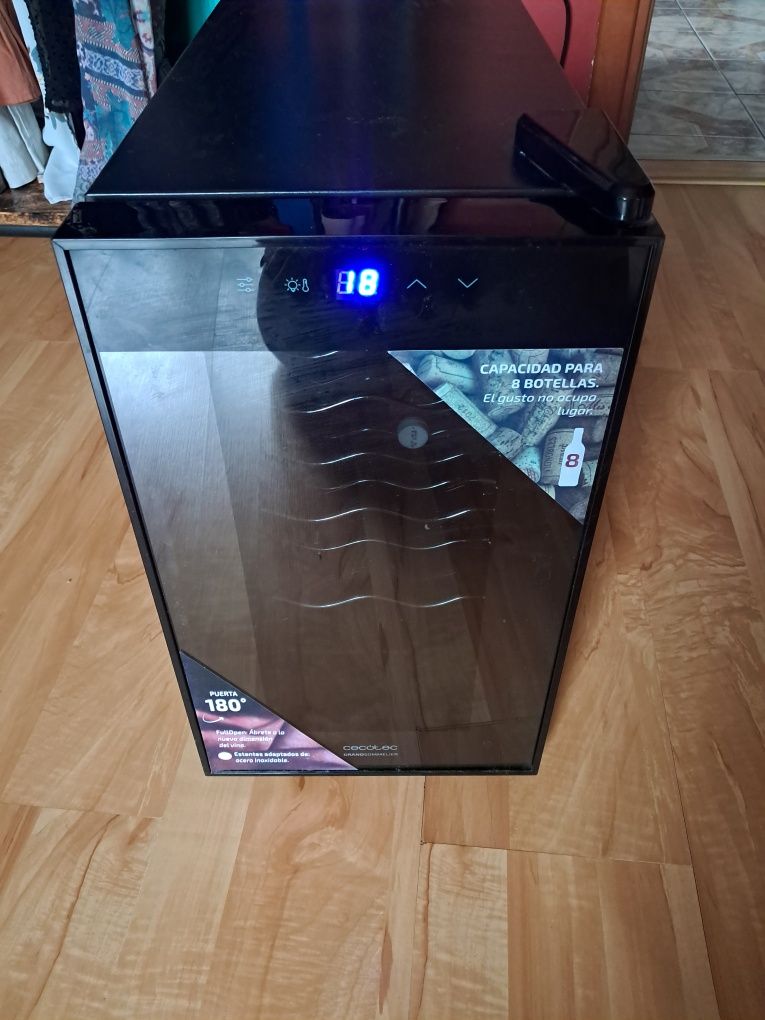 Chłodziarka Cecotec Grand Sommelier 800 CoolCrystal
