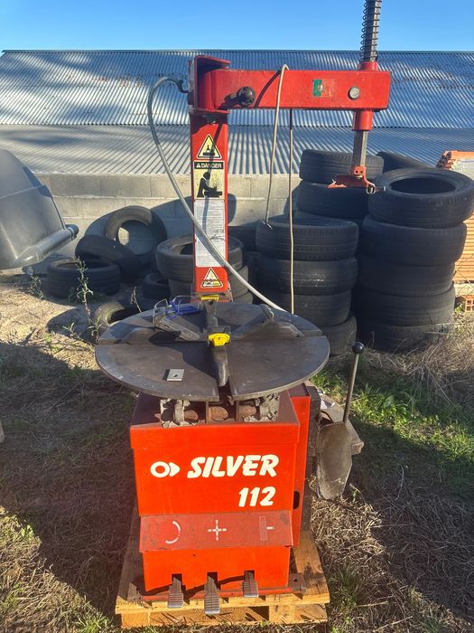 Máquina desmontar pneus e calibrar