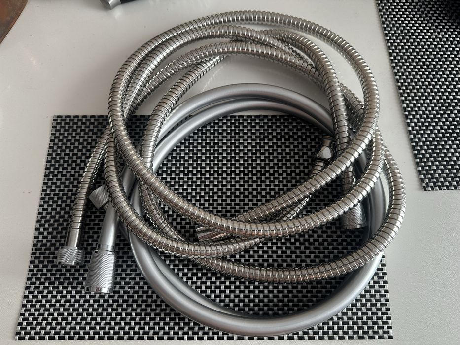 Шланги для душу нові. Ціна за 1 шт. Не дорого.