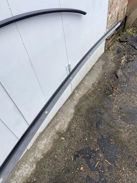 Молдинг кузова правий, лівий Tesla Model У, 2020-2024р