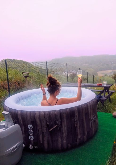 Domek z sauną i jacuzy. 17-19.10 wolny weekend!Widok na jezioro-wyna