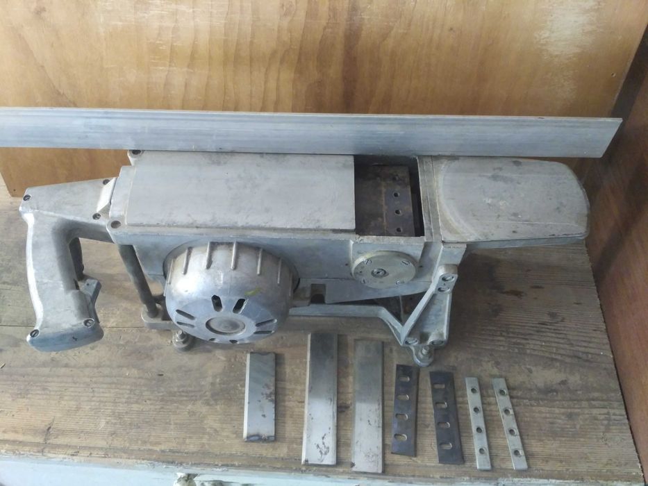 Рубанок электрический 36 В, 600 Вт