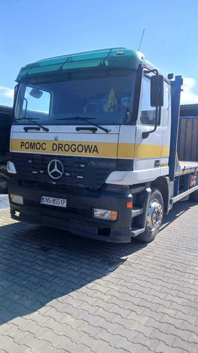 Samochód ciężarowy  laweta mercedes actros