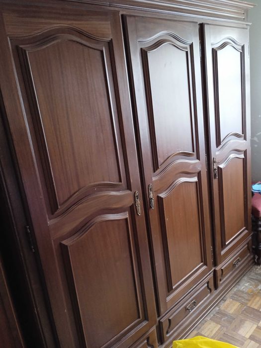 Moveis de casa de jantar complelta em madeira