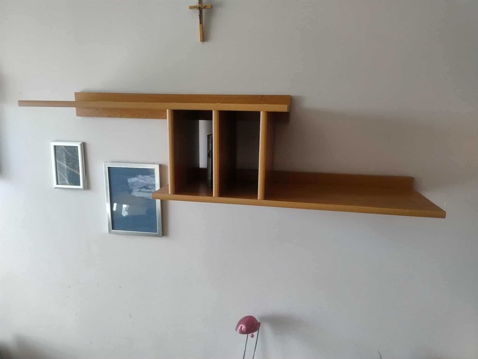 Zestaw mebli, szafa, komoda, biurko, półka wisząca.