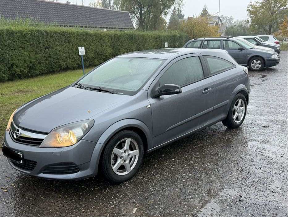 Opel Astra GTC 1.6 benzyna