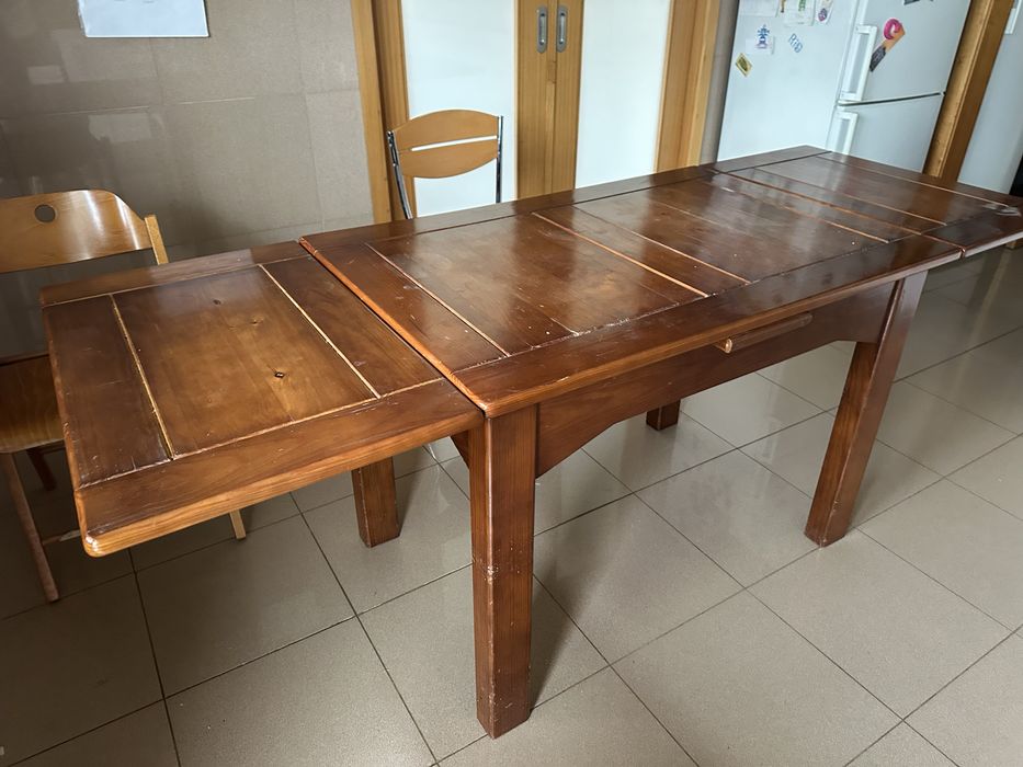 Mesa de madeira jantar