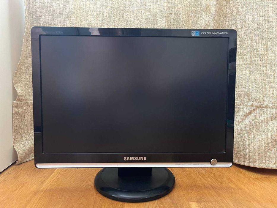 Монітор до компʼютера LCD 19