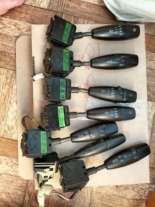 Переключатель света дворников лепестки подрулевые переключатели Ланос