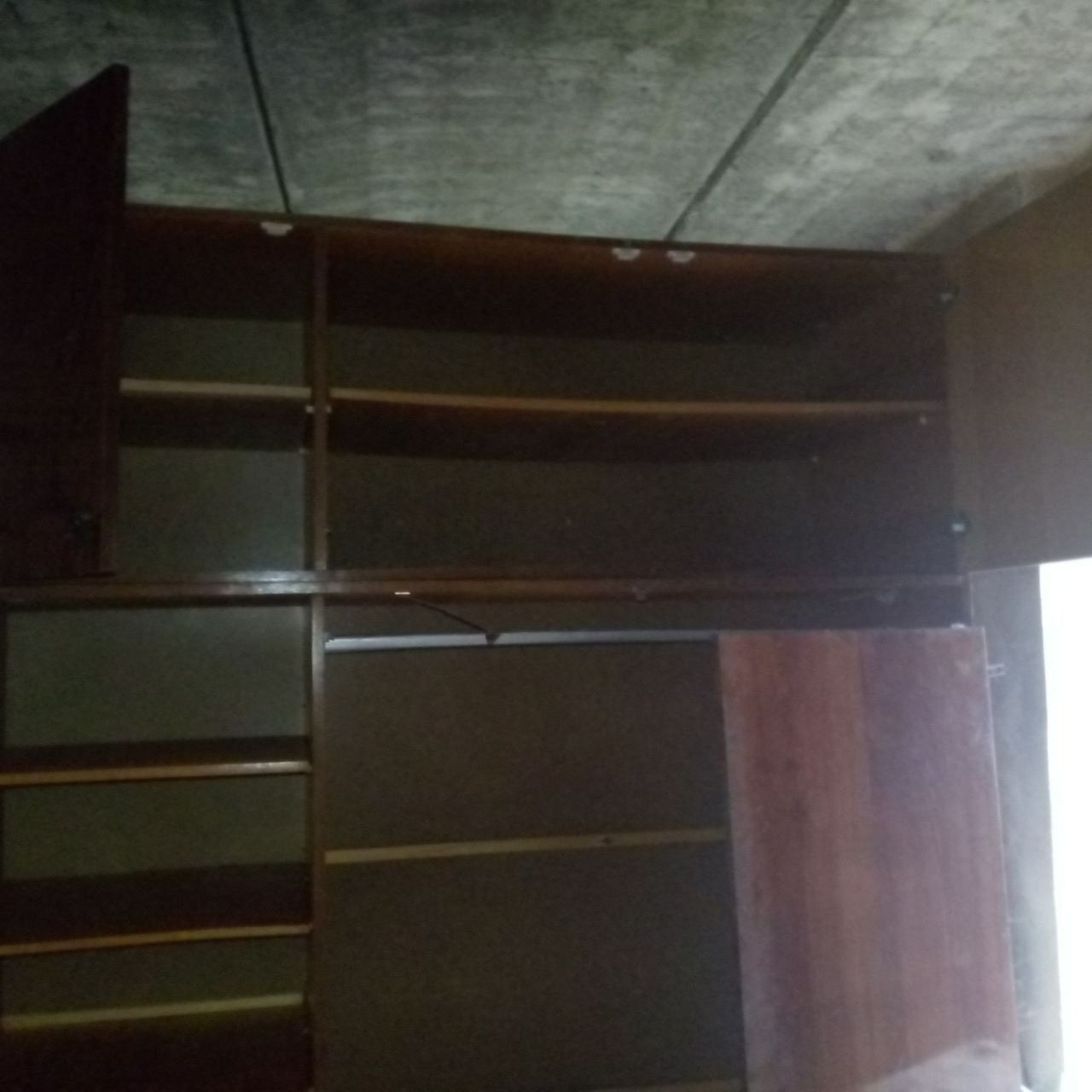 Продам меблі Шафа велика, Письмовий стіл, Трюмо