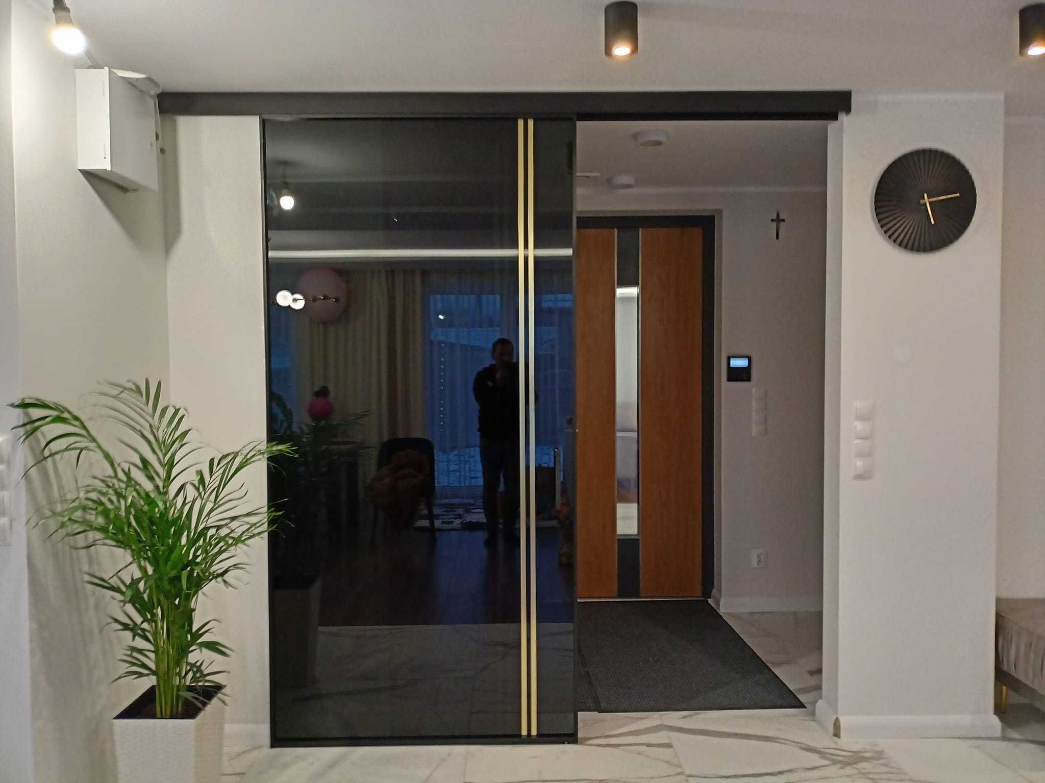 Ściana szklana, loft industrialna metaloplastyka drzwi ze szkła