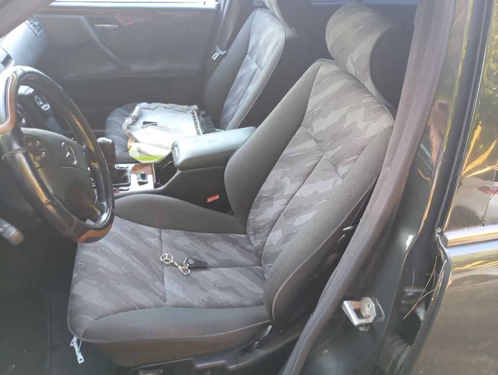 Mercedes c220 CDI 99 peças