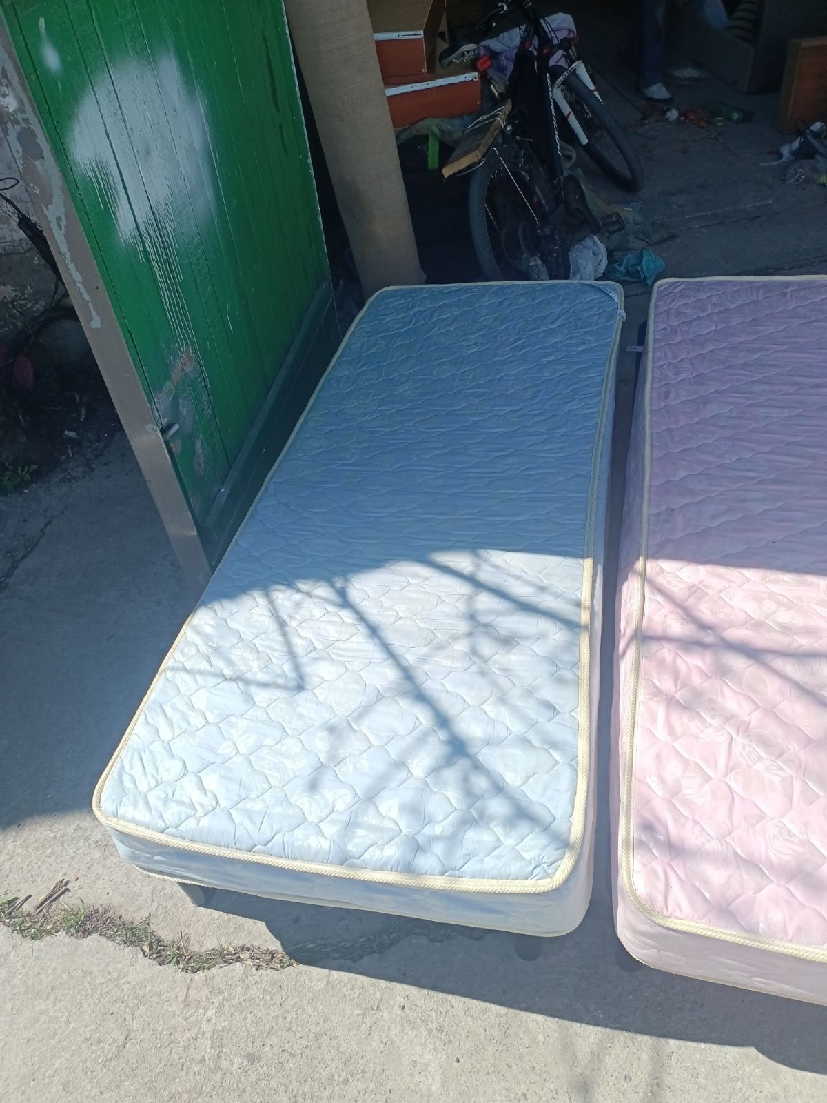 Кровать 80 на 2 б/у продаю.
