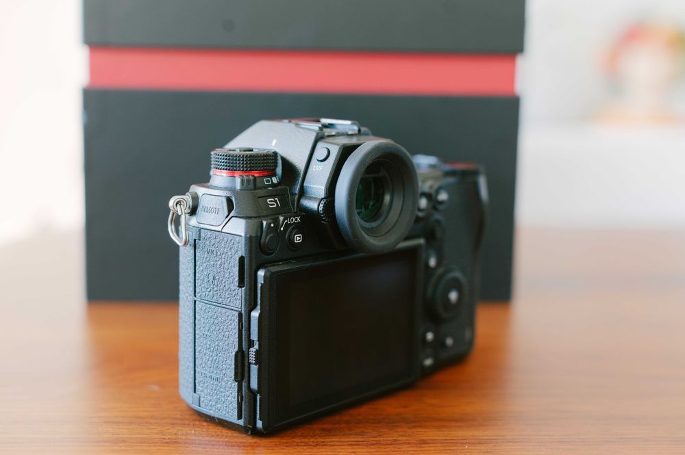 Panasonic S1 com extensão V-Log - 6378 disparos