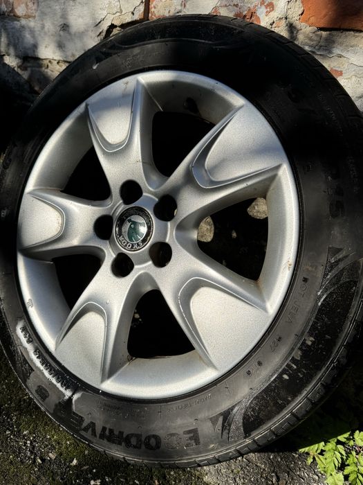 Комплект резини з титановими дисками