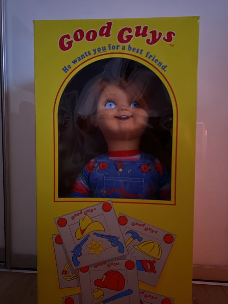 Laleczka Chucky Child’s Play replika 1:1 mowiąca pudelko i akcesoria