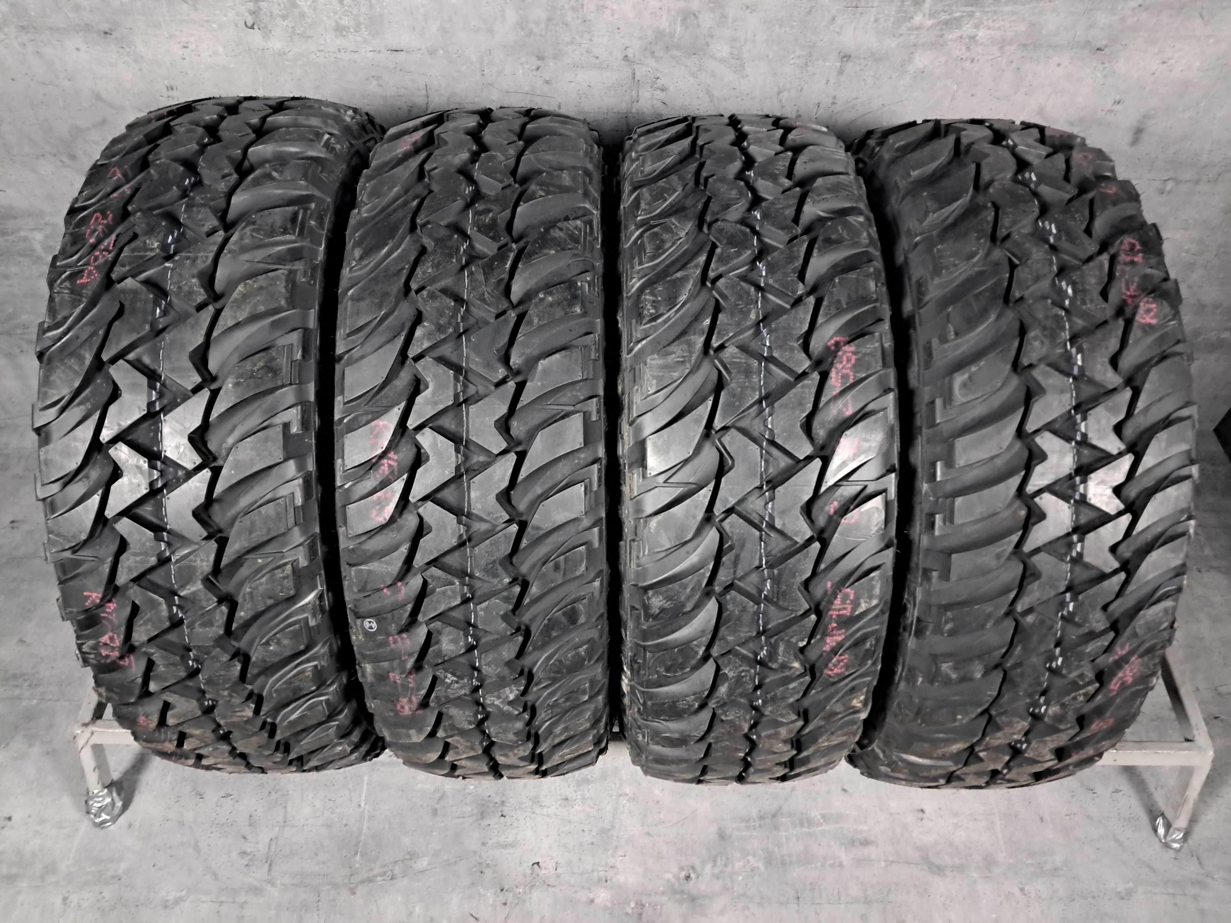 Резина всесезонна, нова, Bridgestone Dueler MT 674 265\70 R17