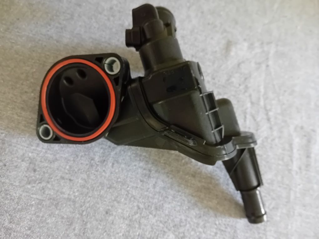 Obudowy  termostatu do Renault Captur 2015r