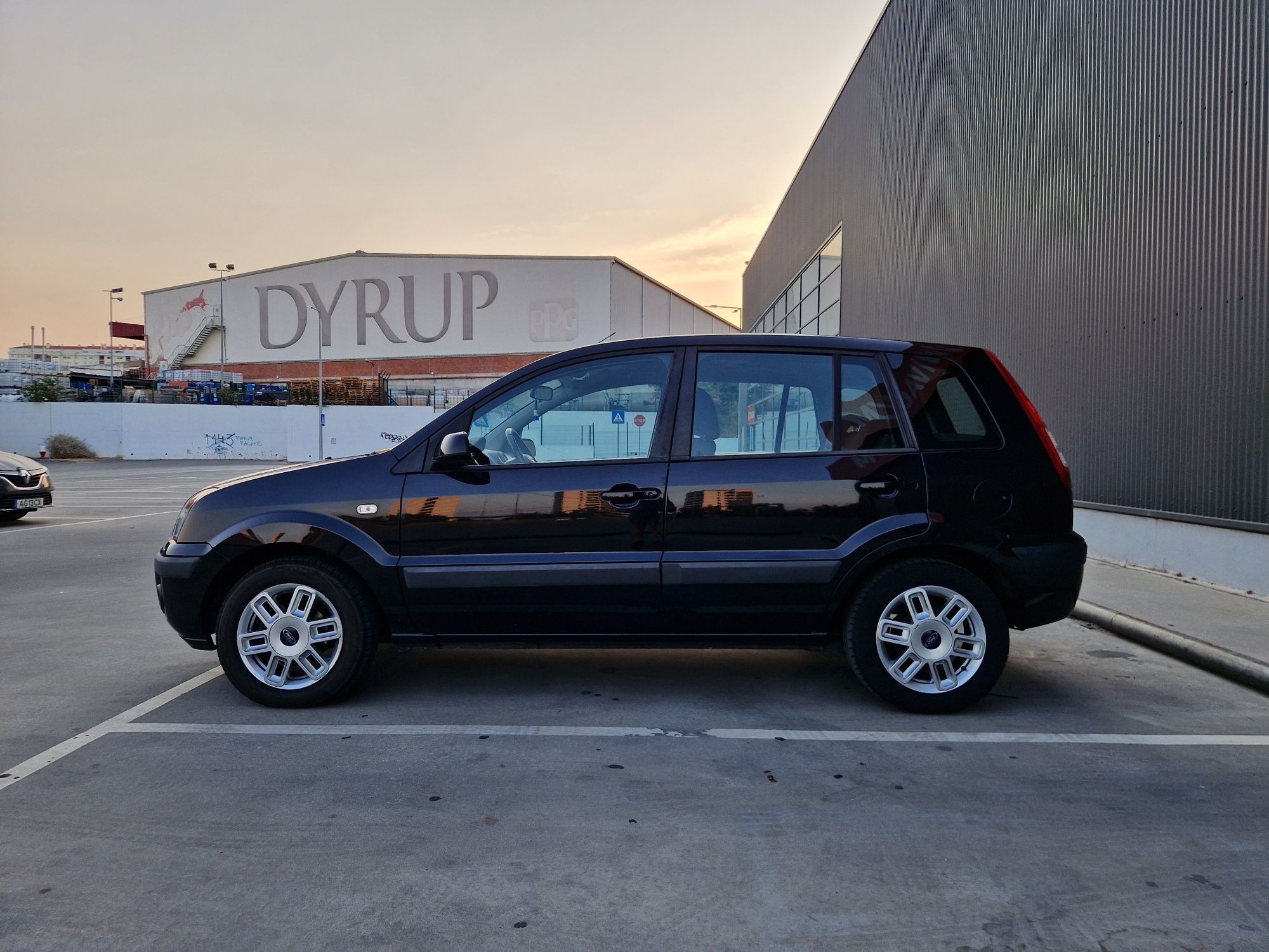 Ford Fusion 1.4 TDCI de 2006 com 128500km