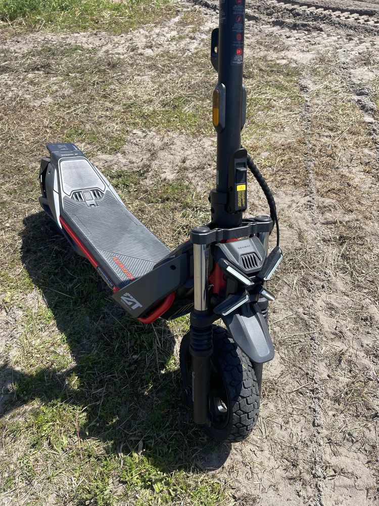 Trotinete Elétrica Segway ZT3 Pro