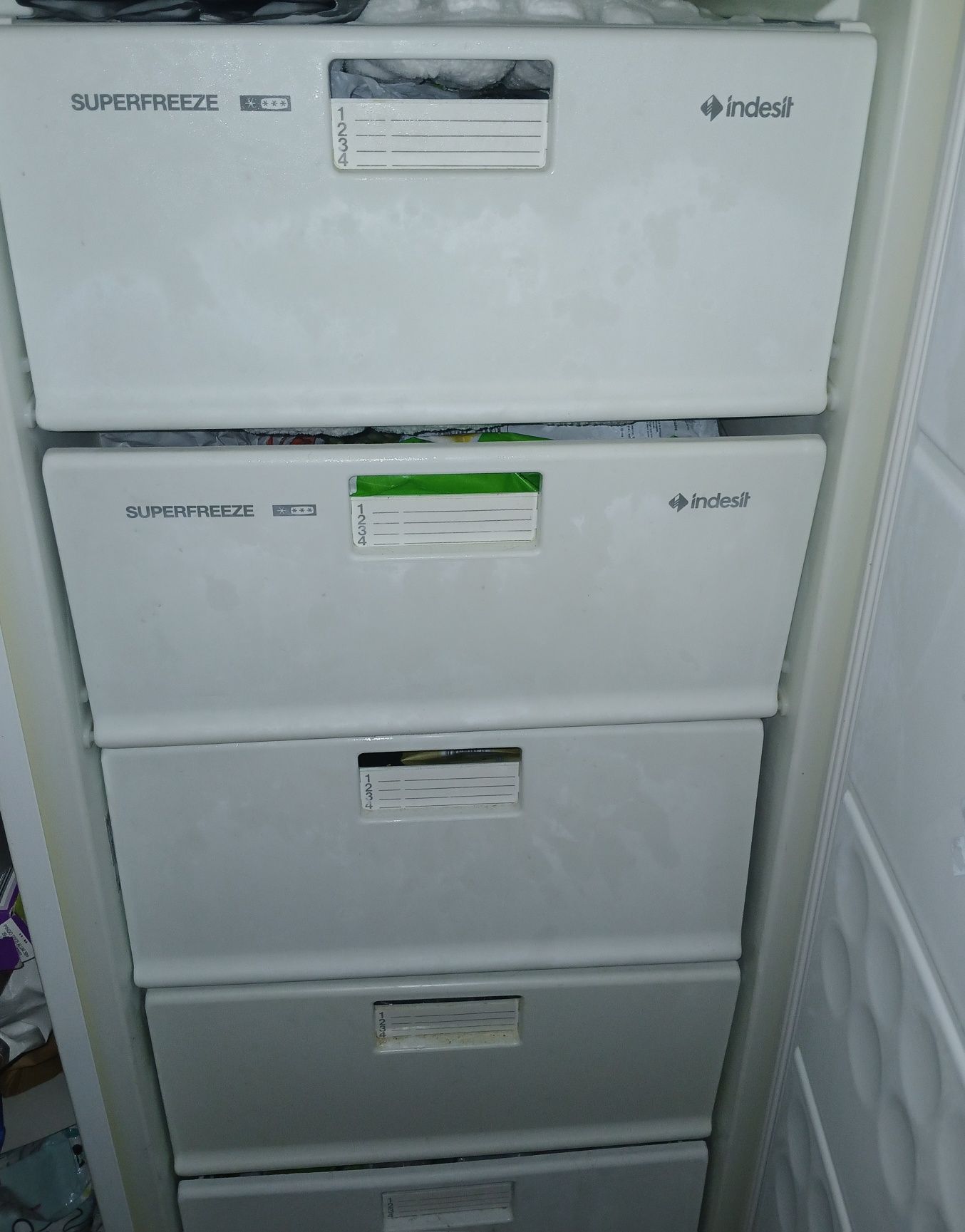 Arca vertical Indesit