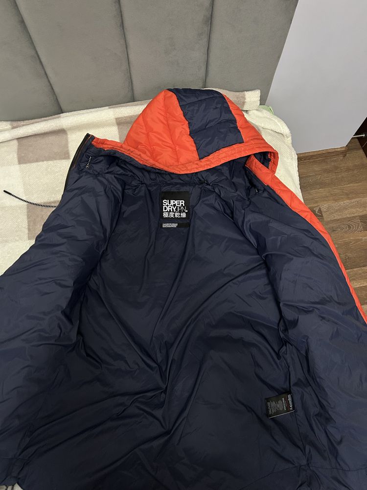 Куртка superdry нова