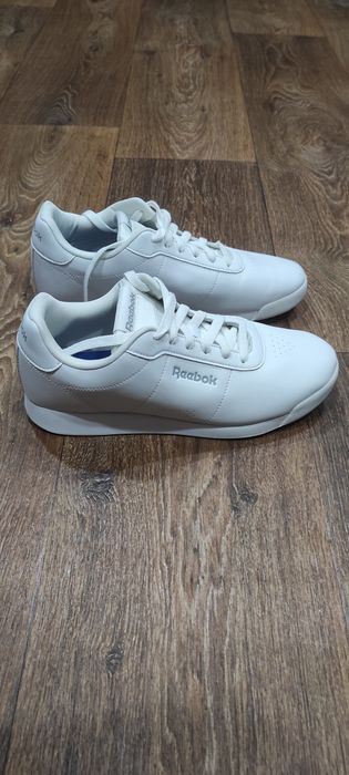 Кросівки Reebok білі.