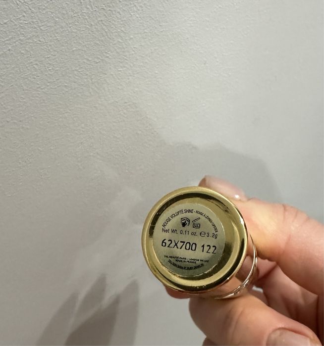 Помада Yves Saint Laurent