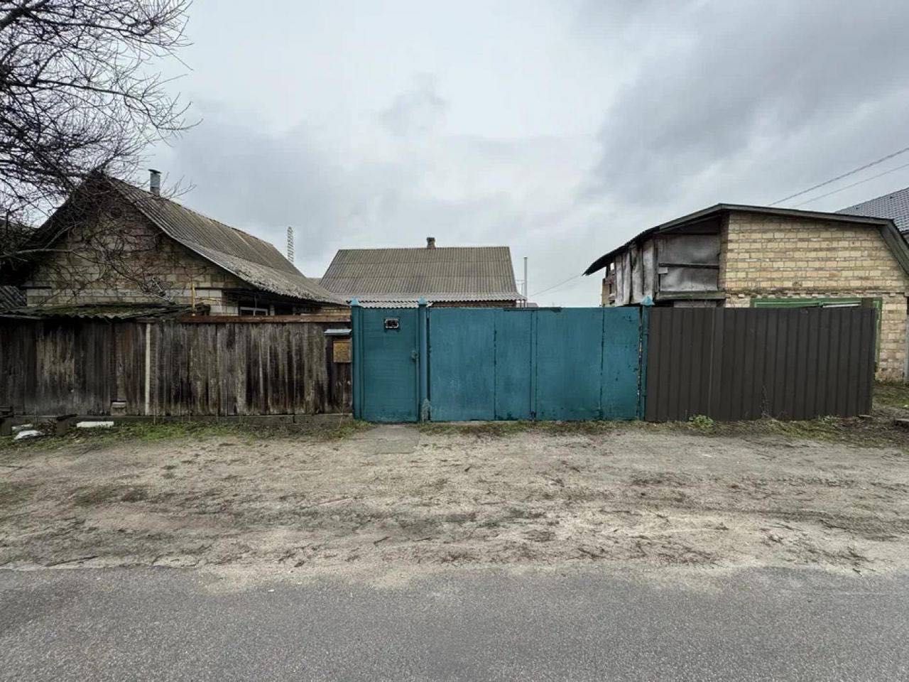 Продажа участка с домом в смт Козин по ул.Соловяненко