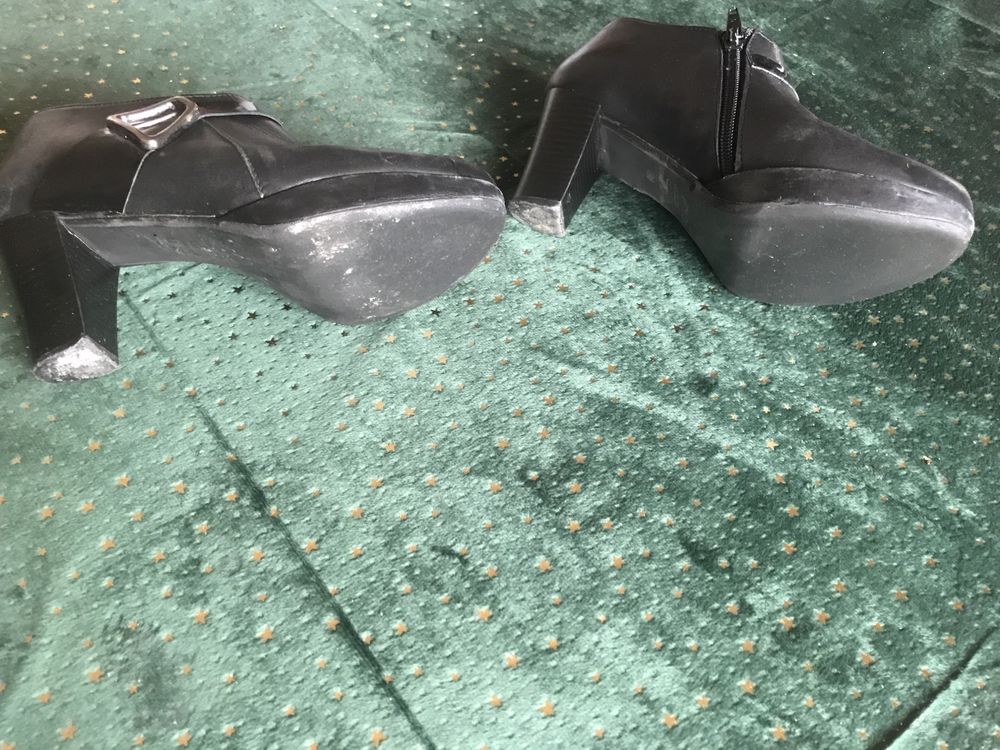 Sapatos de salto