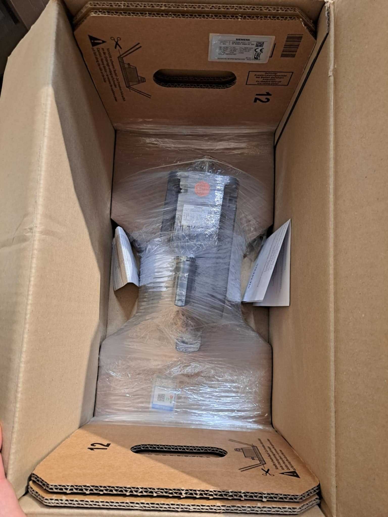 SIEMENS SIMOTICS servo silnik synchroniczny 1FK7044-4CF7