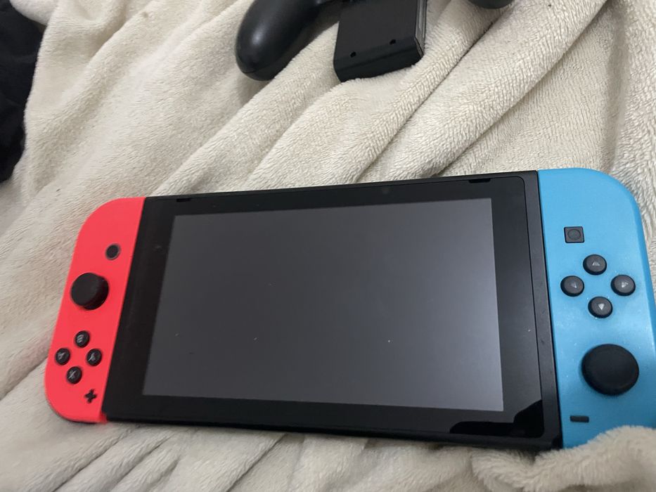 Nintendo switch semi nova