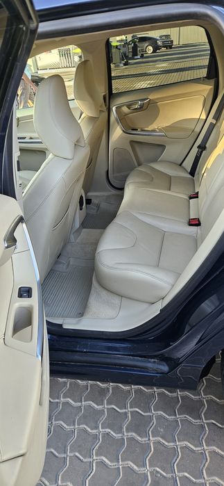 Вольво XC60 идельном состояние.