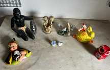conjunto de pequenas estatuetas