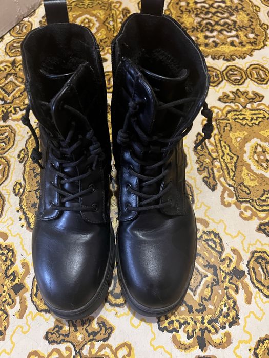 Осінні ботинки для дівчинки кожані чорні