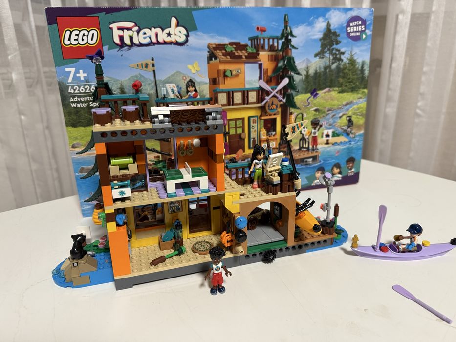 Конструктор LEGO Friends Водні види спорту в таборі пригод​ (42626)
