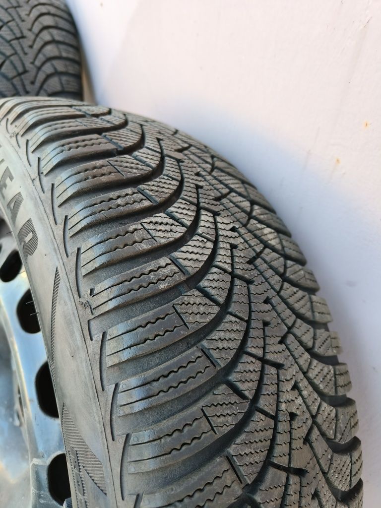 Felgi z oponami zimowymi Good Year Ultragrip 205/55 r16