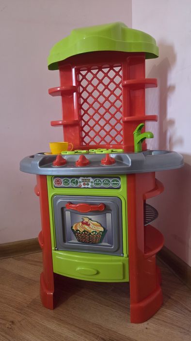 Дитяча кухня іграшкова вживана