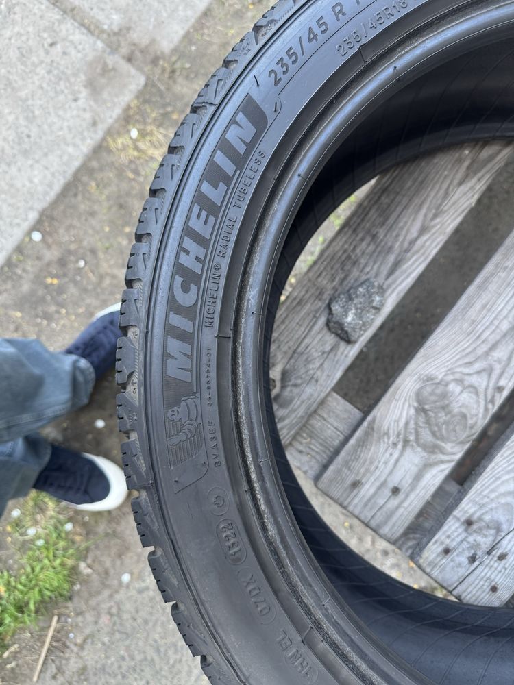 Шини michelin зимові 235 45 18 x-ice snow , пробіг 3т км