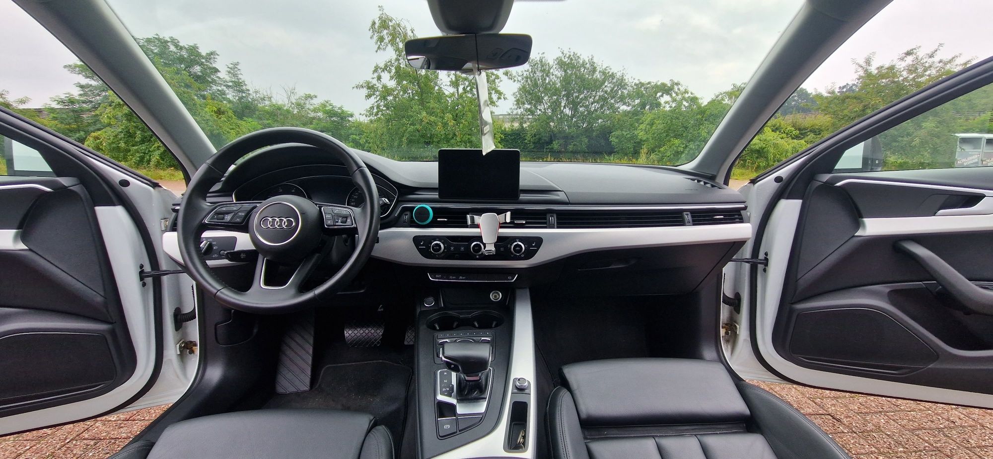Audi a4B9 s-line 2.0 TDI 190 km 2018 rok