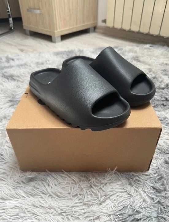 Adidas YeezySlide_Black Nowe damskie Klapki 40