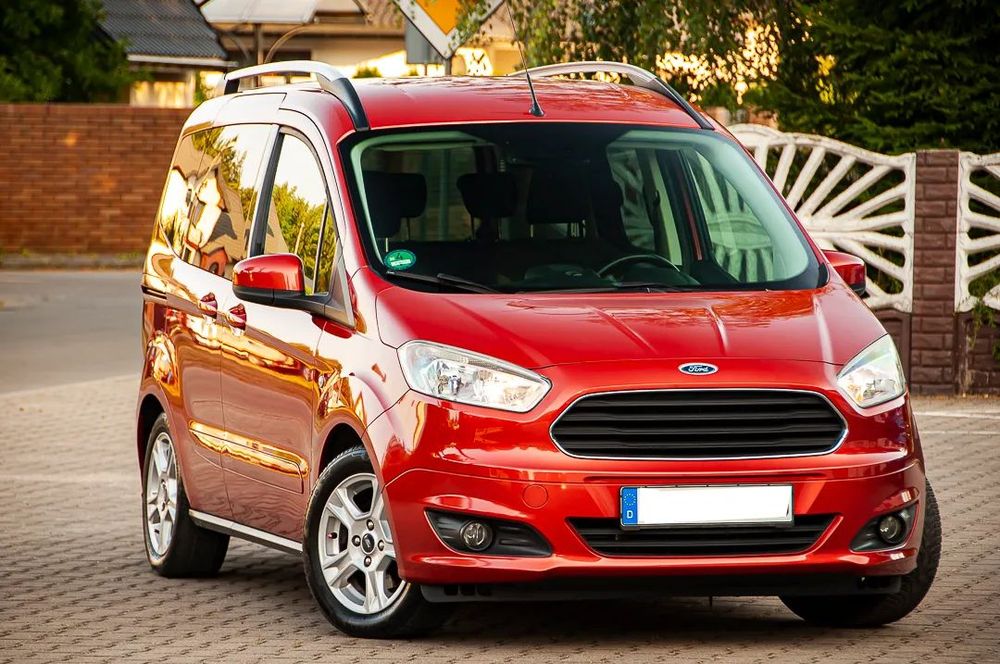 Ford Tourneo Courier 1.0 Ben 100ps Titanium*Klimatronic*PDC Import z Niemiec