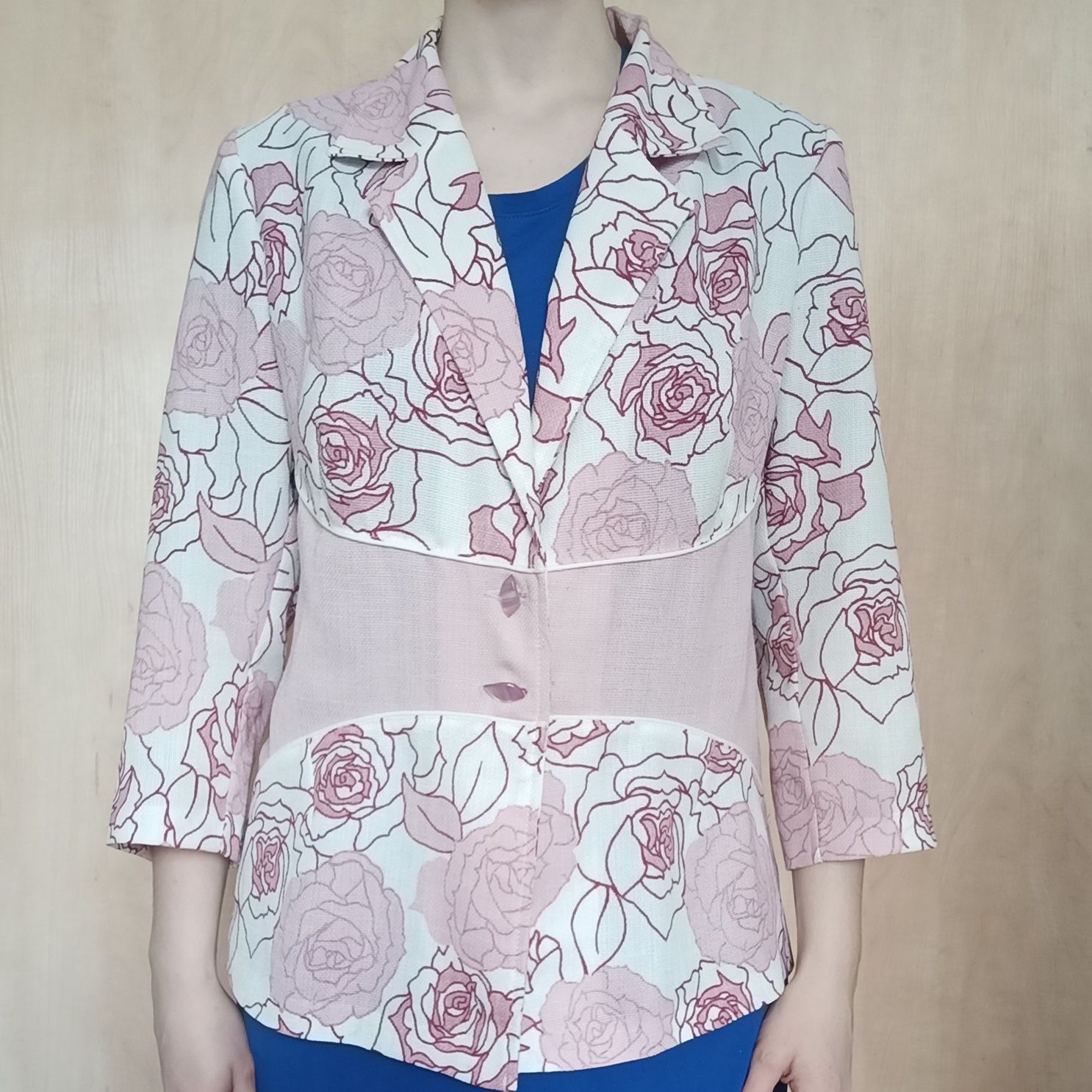 Różowo biała marynarka w kwiaty l/40