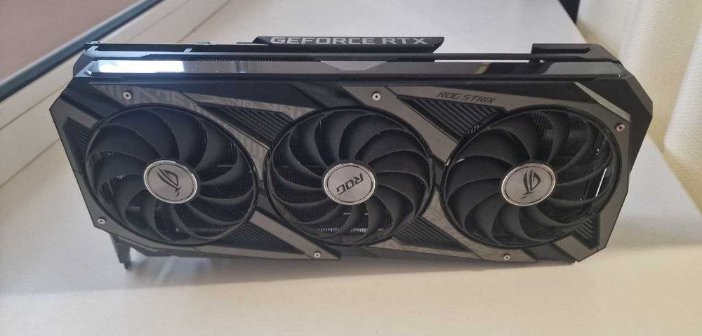 Продам видеокарту RTX 3080 12GB ROG