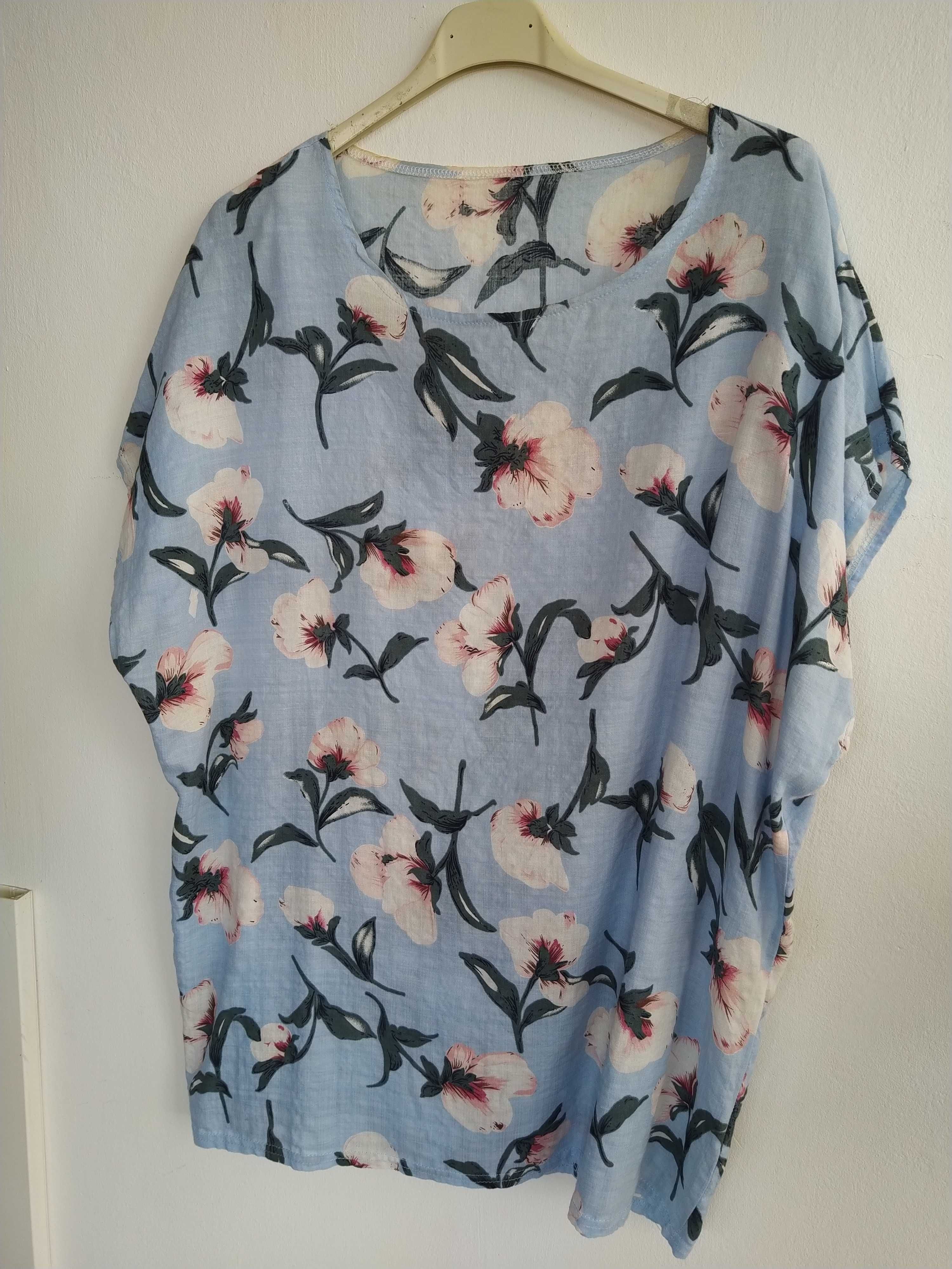 Blusa azul clara com flores - Tamanho XL/XXL