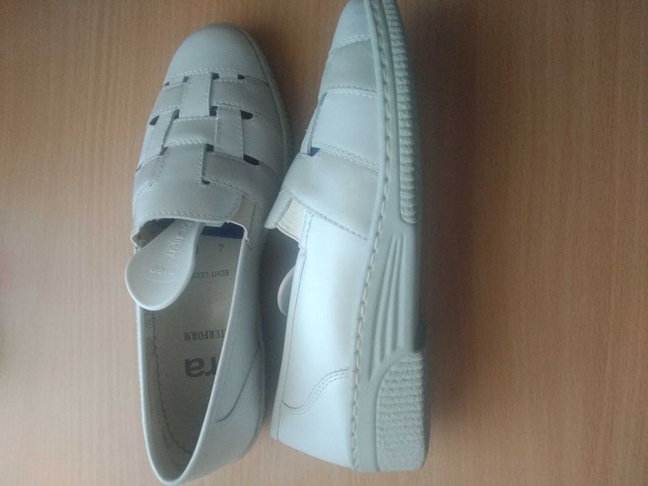 Продам новую обувь