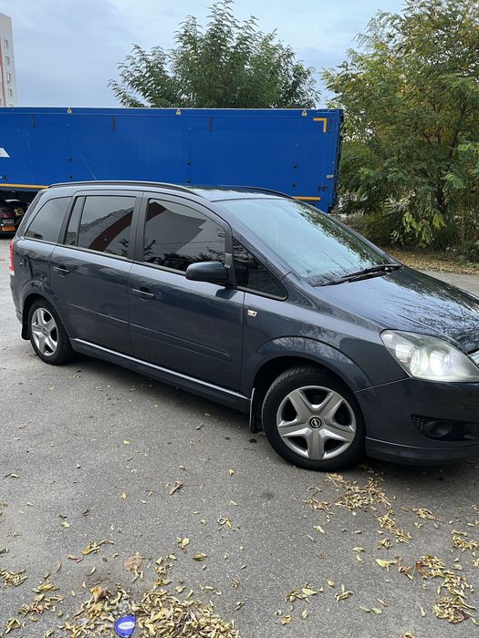 Продам свой семейный автомобиль в очень хорошем состоянии