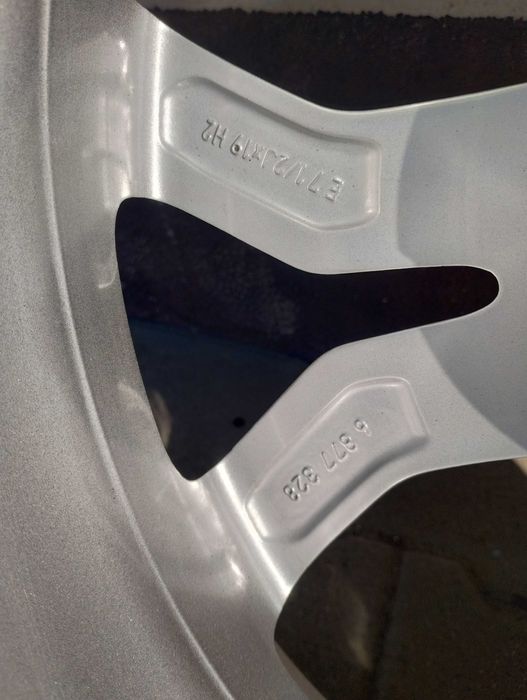 Alufelga BMW 19" + opona 235/55/19 ContiEco Contact