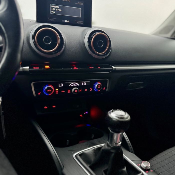 Audi A3 Sportback 1.6 TDi S-Line DESDE 179€